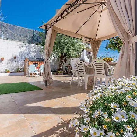 Homeholidaysrentals Delphi * Pineda de Mar