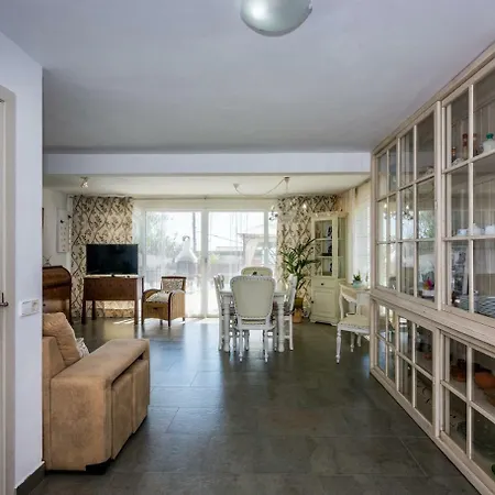 Homeholidaysrentals Delphi Vakantiehuis *
